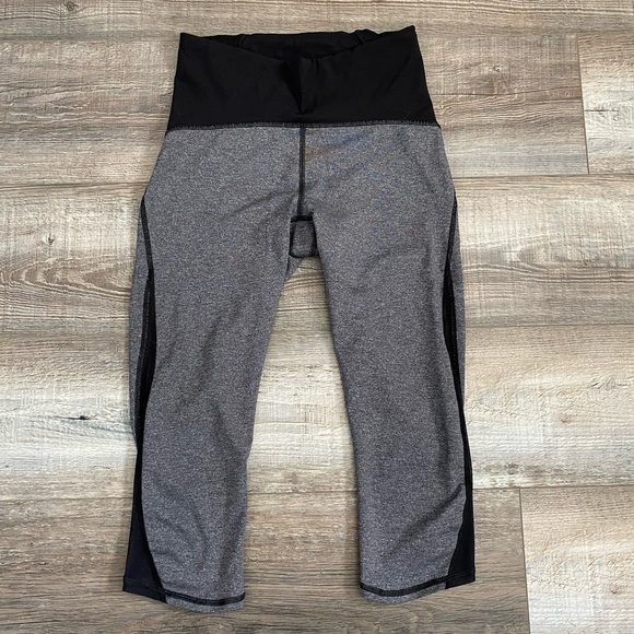 Lululemon 6 Gray Train Times Crop Mesh Leggings - Picture 2 of 9